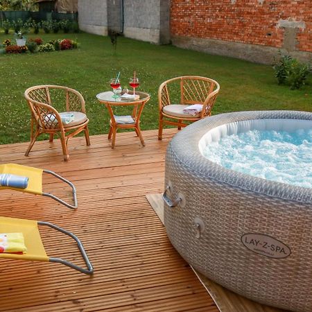 Guest House Studio Apartman Marina - With Jacuzzi, Free Parking, Pet Friendly Karlovac Ngoại thất bức ảnh