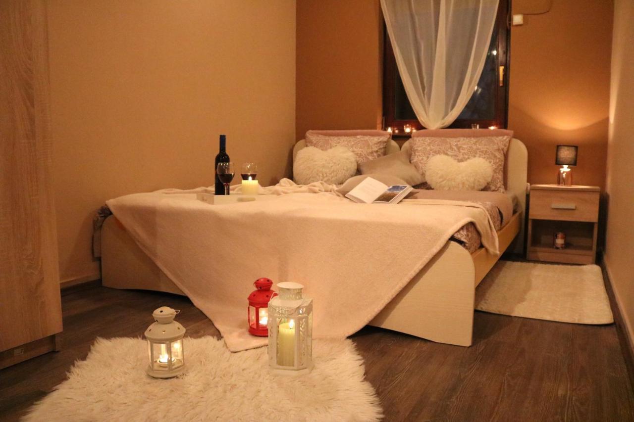 Guest House Studio Apartman Marina - With Jacuzzi, Free Parking, Pet Friendly Karlovac Ngoại thất bức ảnh