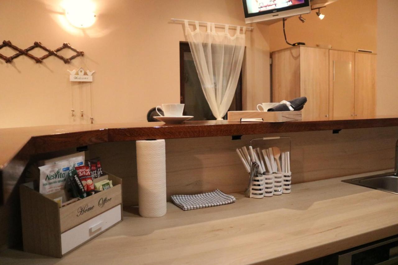 Guest House Studio Apartman Marina - With Jacuzzi, Free Parking, Pet Friendly Karlovac Ngoại thất bức ảnh